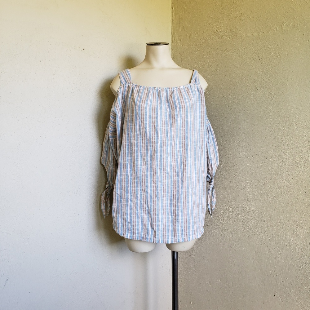 Sold....Madewell Cold Shoulder Top   Size Medium